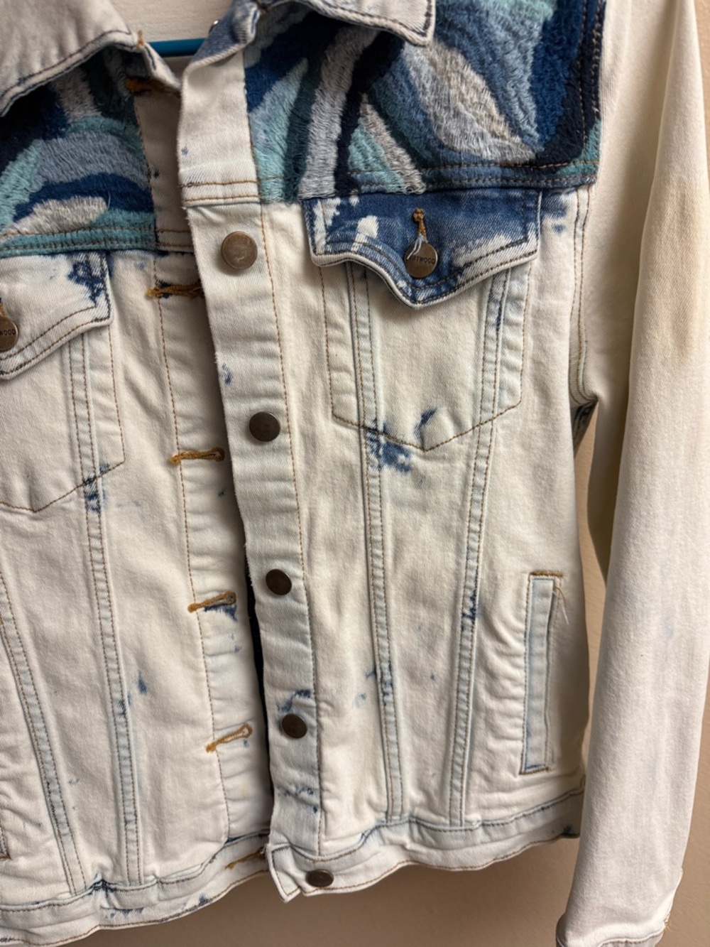 DRIFTWOOD White Jacket and bell bottom jeans with a beautiful blue crochet. - Picture 9 of 14